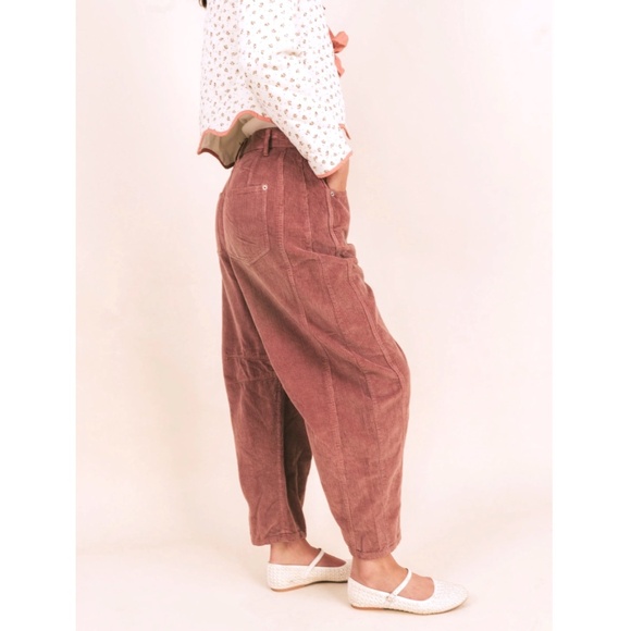 WE THE FREE Good Luck Mid Rise Corduroy Barrel Jeans in Withered Rose - 29 - Picture 2 of 15